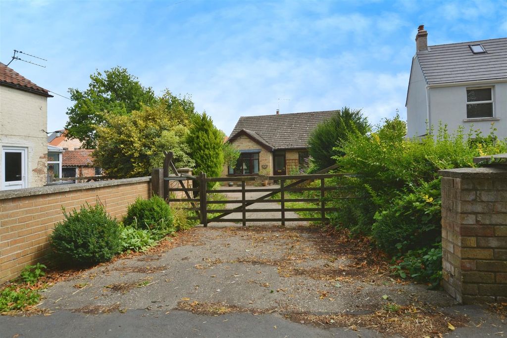 Property photo 1 of 20 Front
