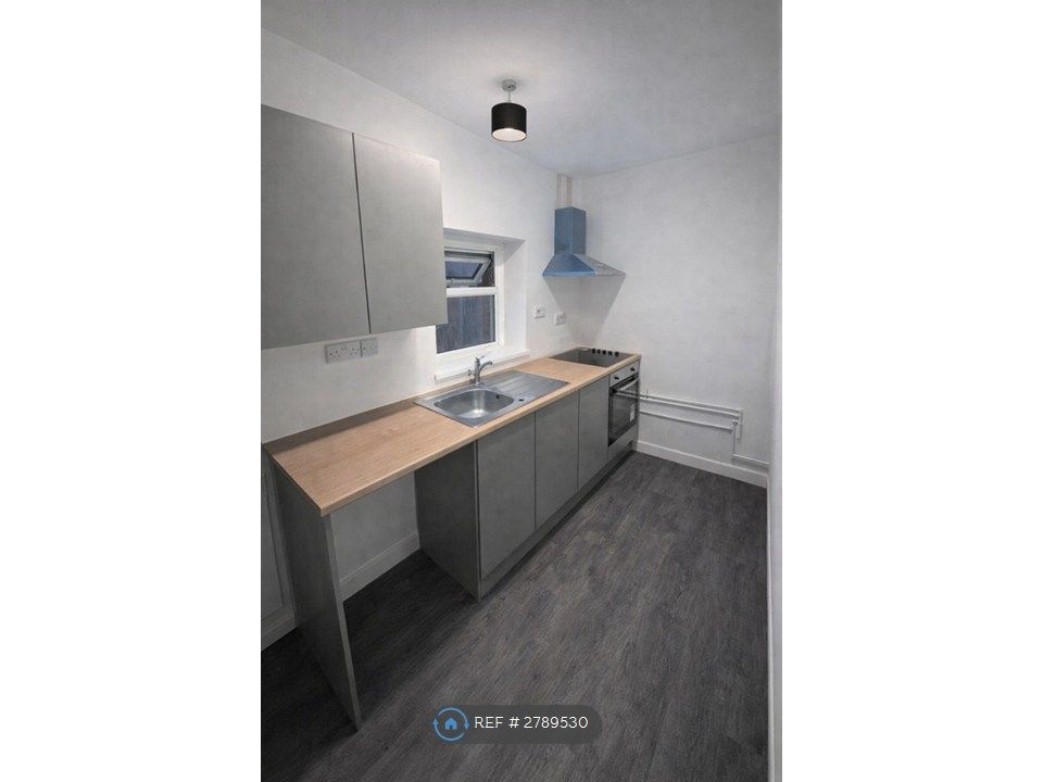 Property photo 1 of 5 Kitchen