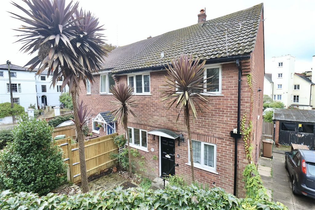 Property photo 2 of 27 Cdc798B4-1979-43C9-A229-8E1803D17Fb8_1_201_A.Jpeg