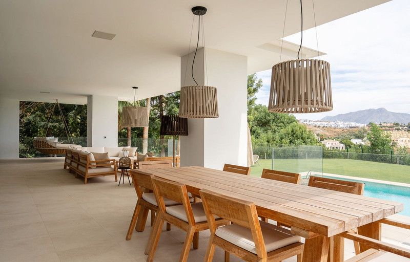 Property photo 2 of 43