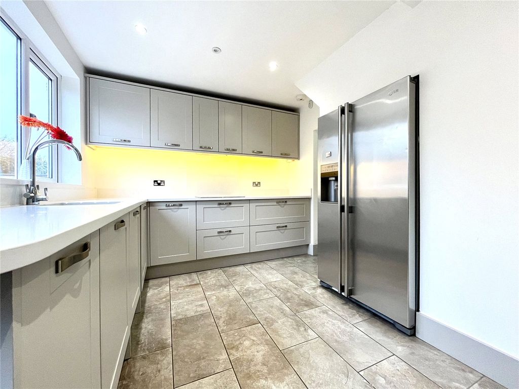 Property photo 2 of 17 Kitchen