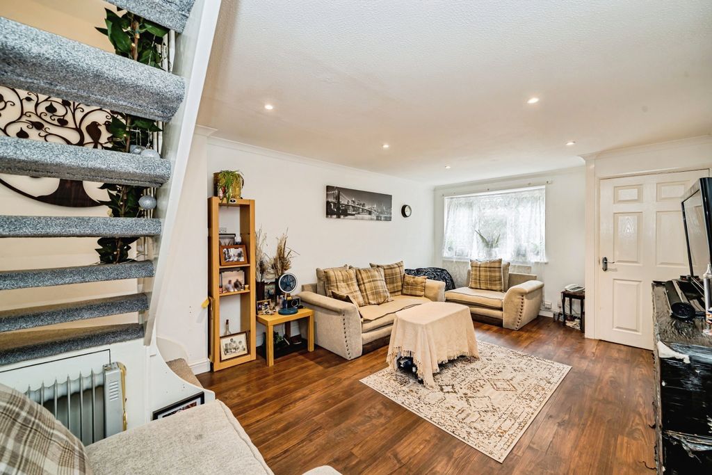 Property photo 2 of 18 14Lowerclose-22