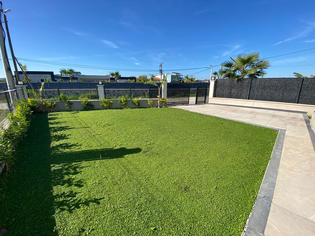 Property photo 2 of 36