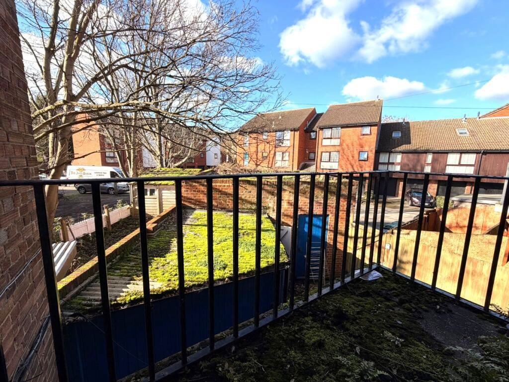 Property photo 2 of 8