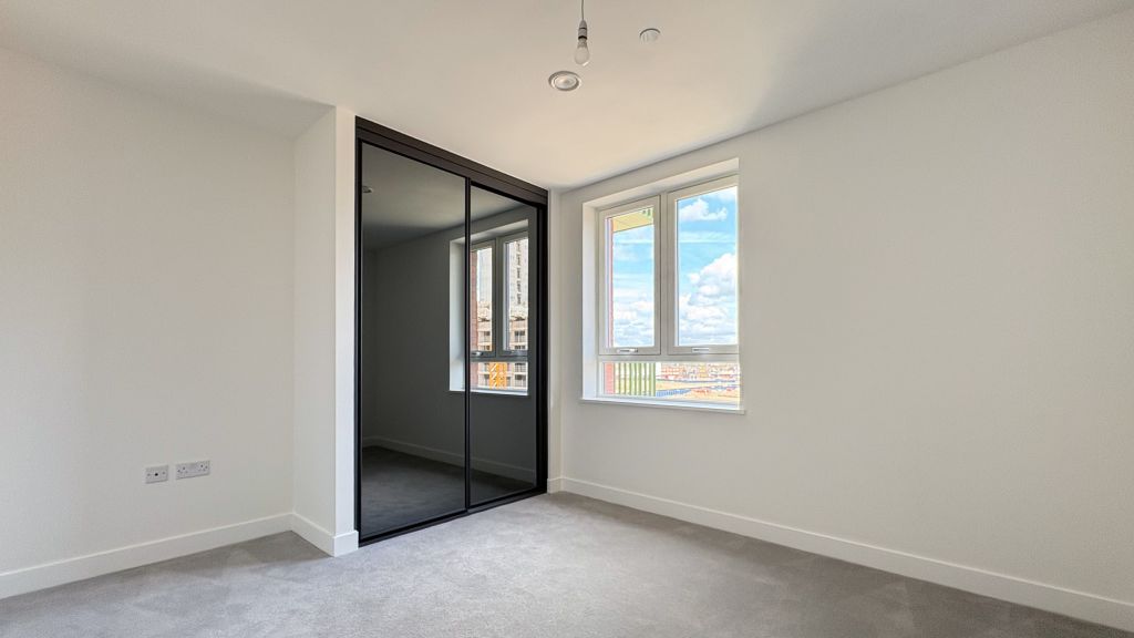 Property photo 3 of 12 Bedroom