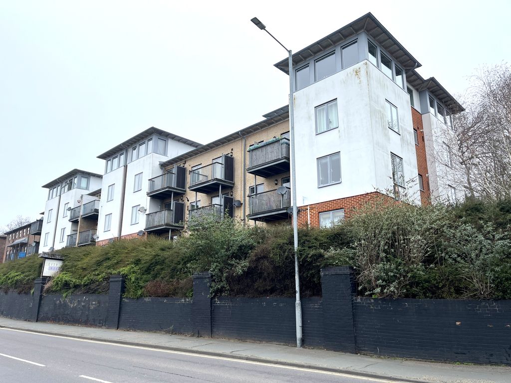 Property photo 1 of 6