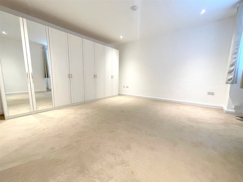Property photo 2 of 12 Picture-No-14-76