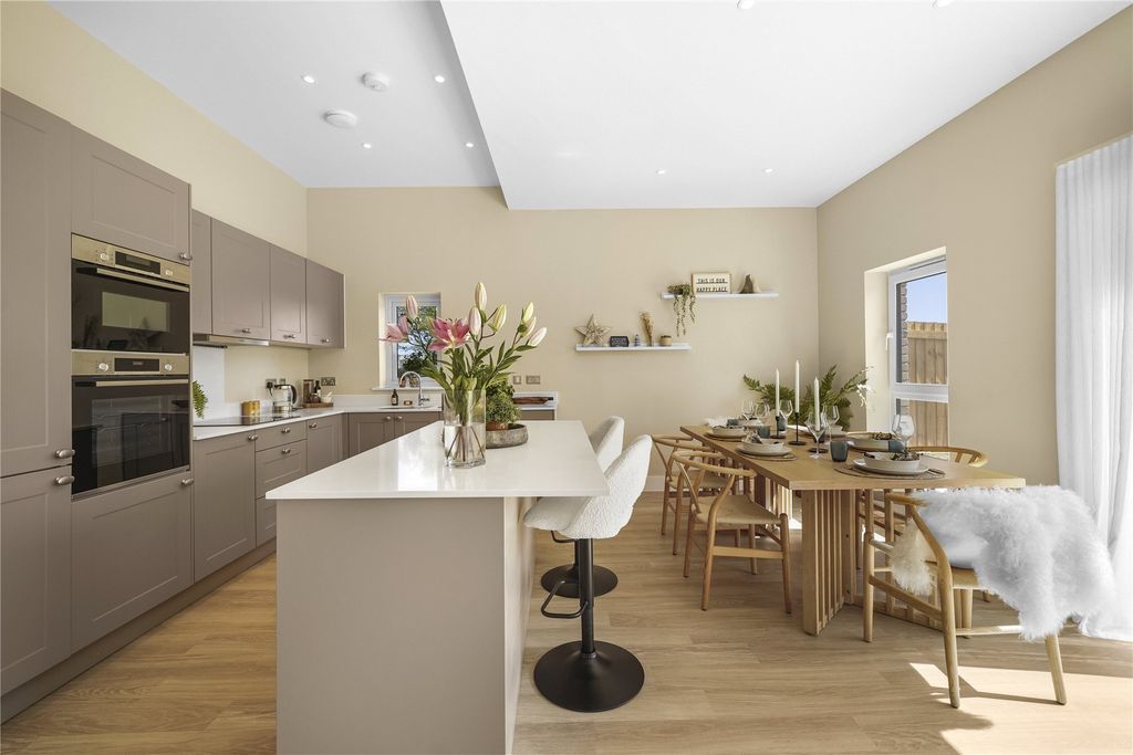 Property photo 3 of 20 Show Home