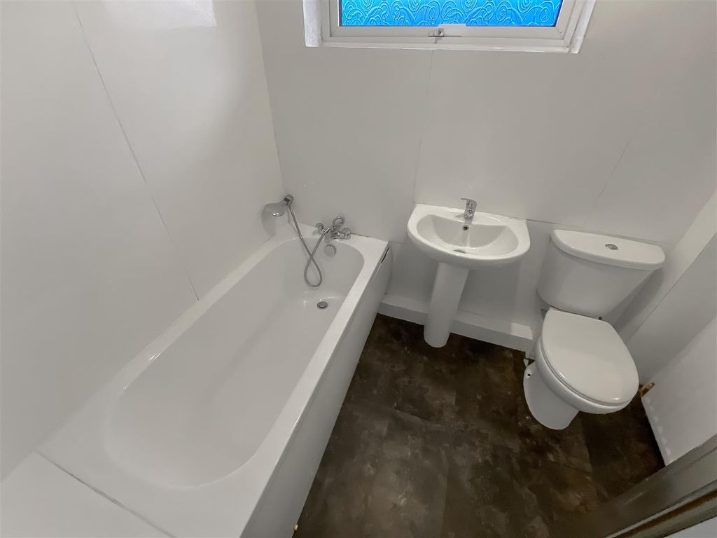 Property photo 2 of 11 Bathroom (1).Jpg