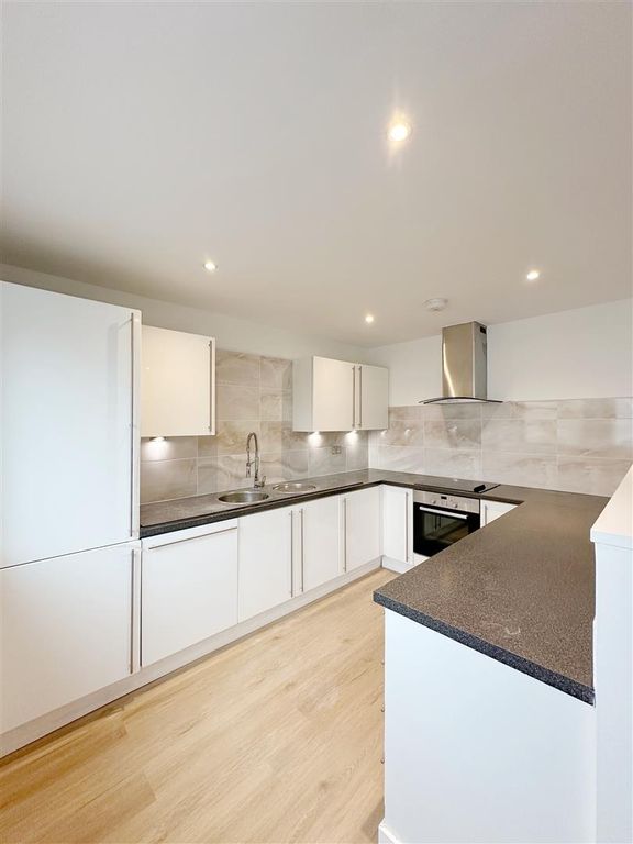 Property photo 2 of 33