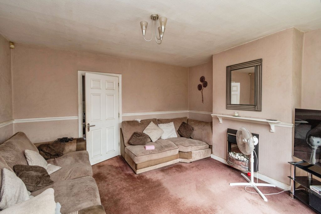 Property photo 3 of 13