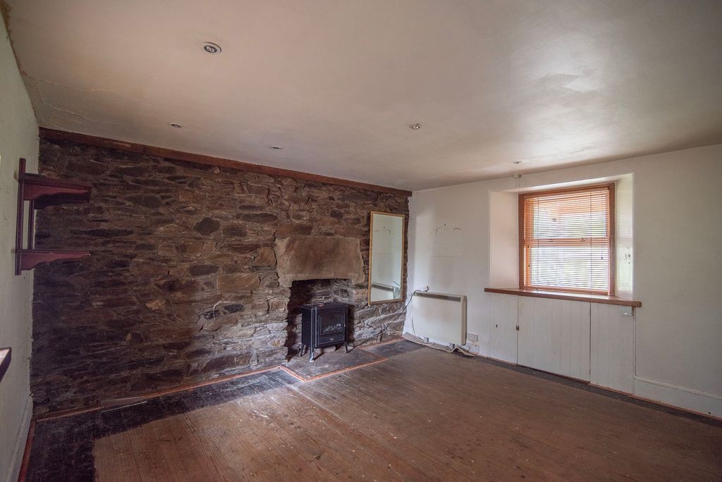 Property photo 3 of 36