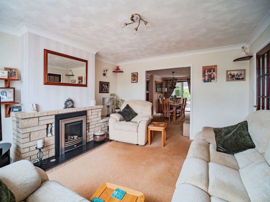 Property photo 2 of 34