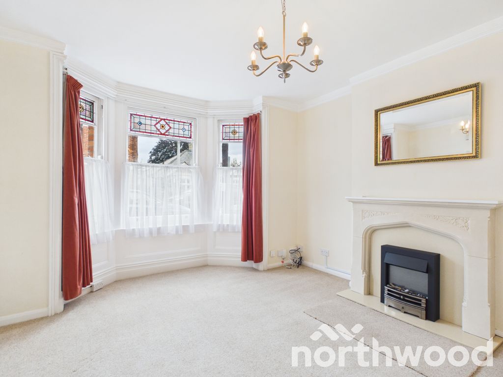 Property photo 2 of 28