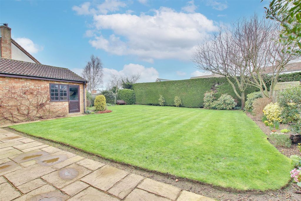 Property photo 2 of 16