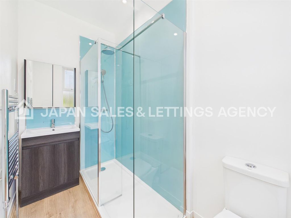 Property photo 3 of 8 Cam04401G0-Pr0126-Still007.Jpg