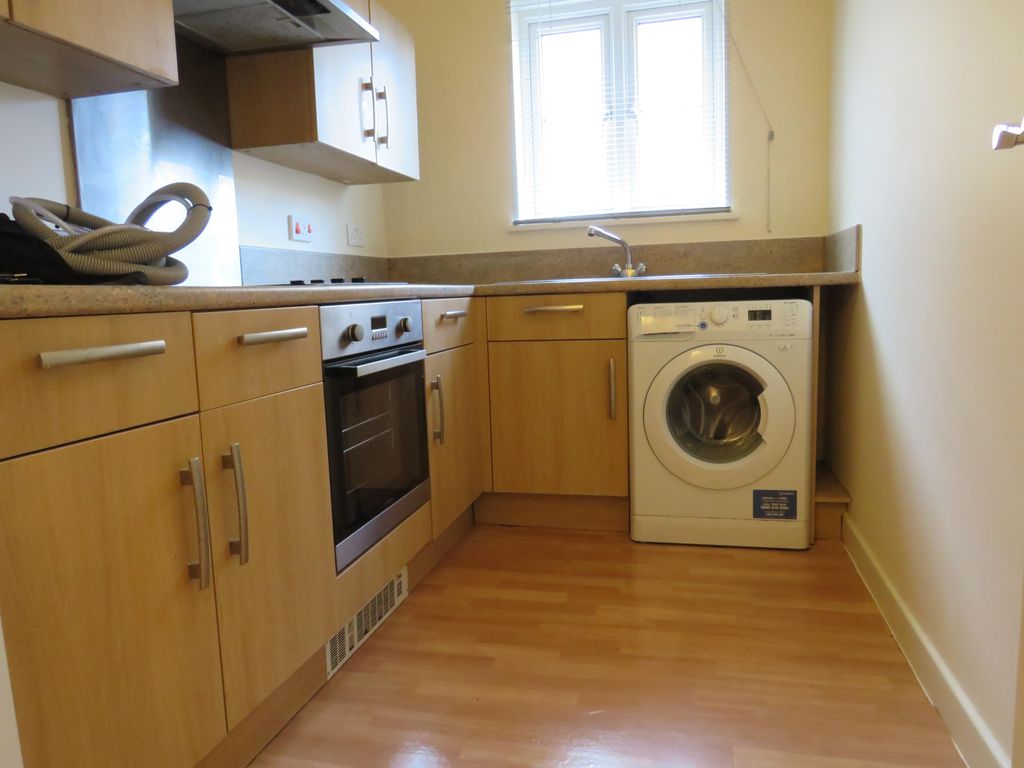 Property photo 2 of 8 Kitchen