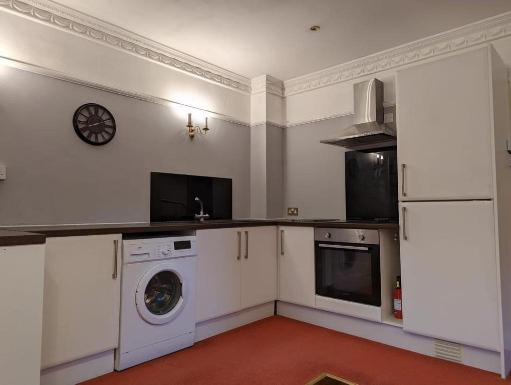 Property photo 2 of 18 Kitchen