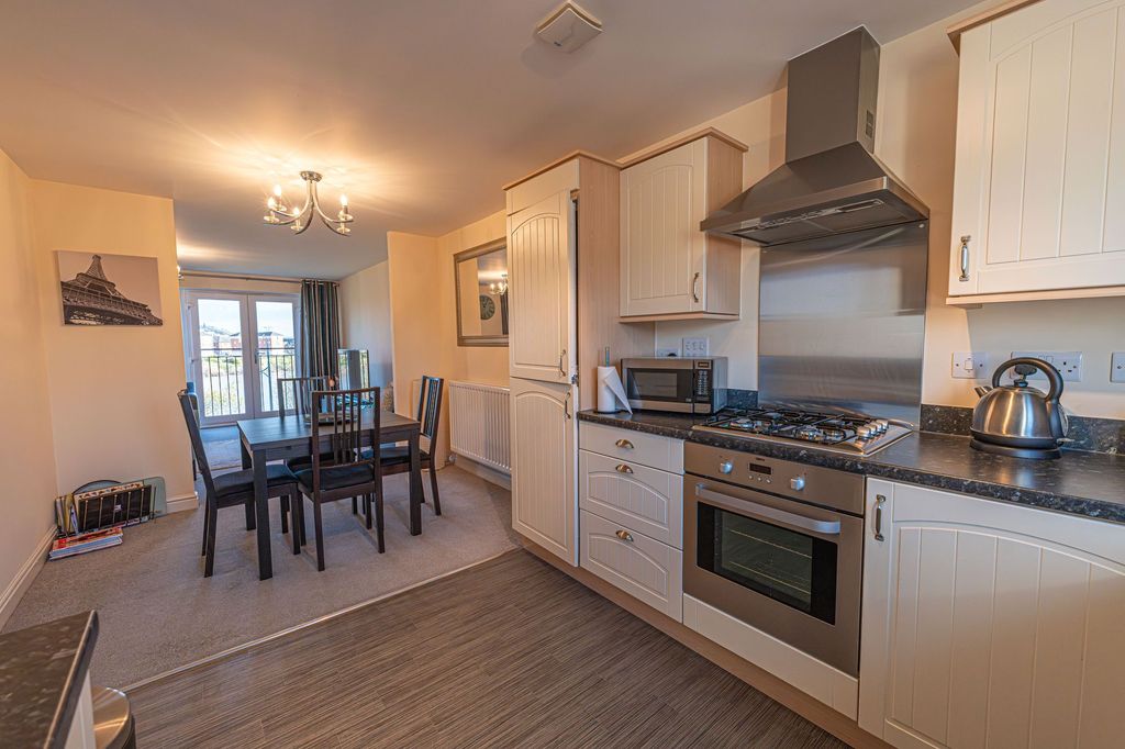 Property photo 3 of 24