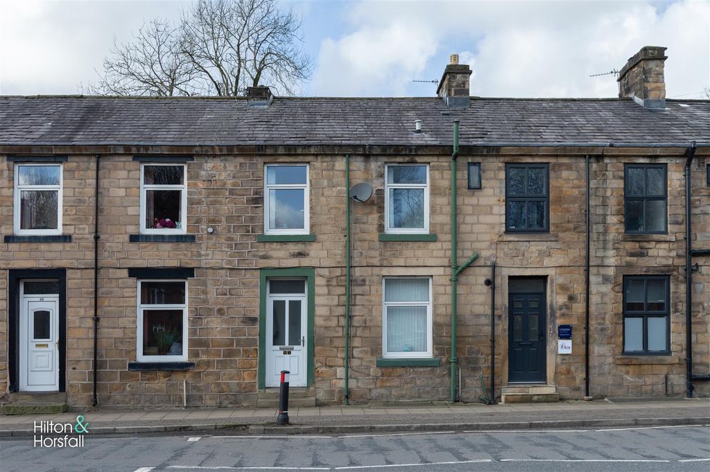 Property photo 1 of 8 Gisburn Road