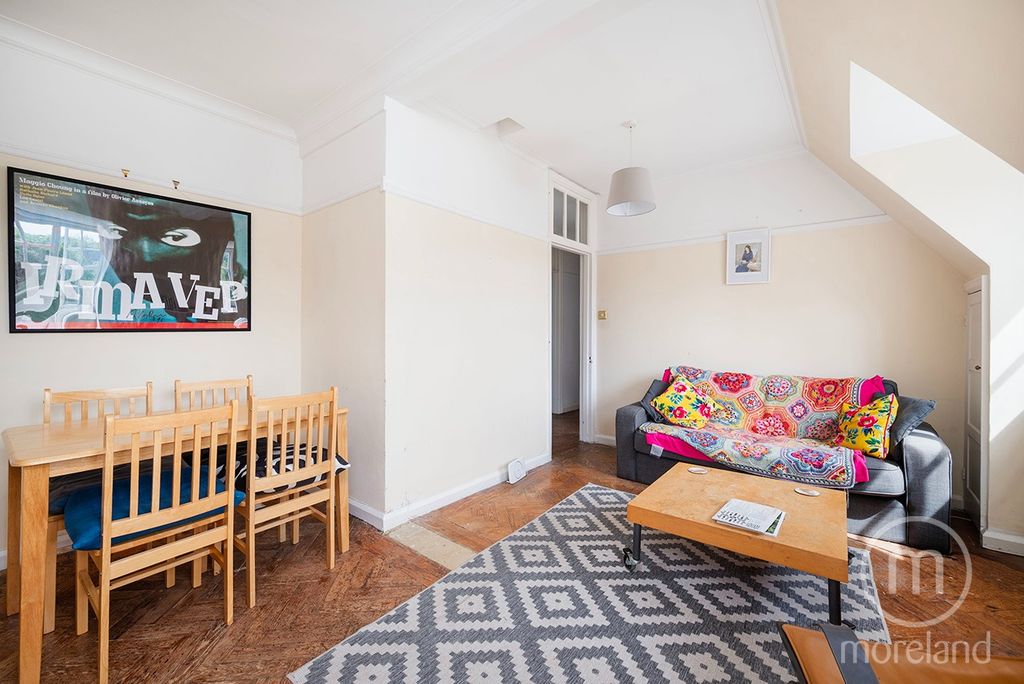 Property photo 3 of 13 2369235