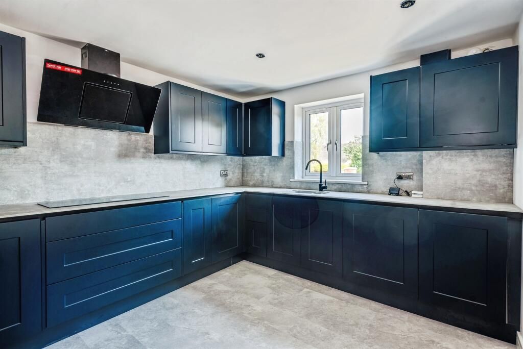 Property photo 3 of 13 Photo 2