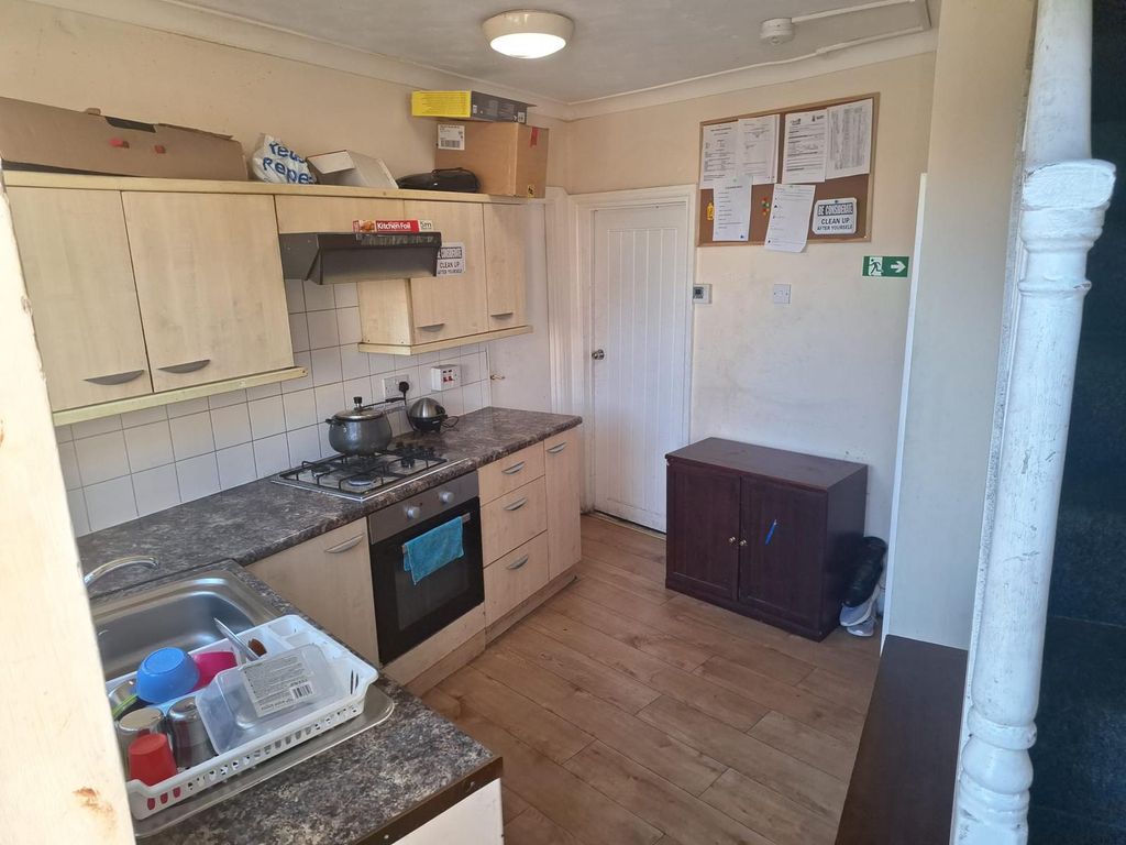 Property photo 2 of 3