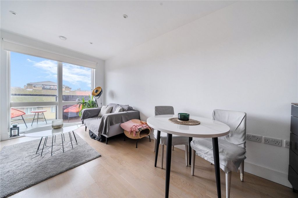 Property photo 3 of 11 Picture No. 10