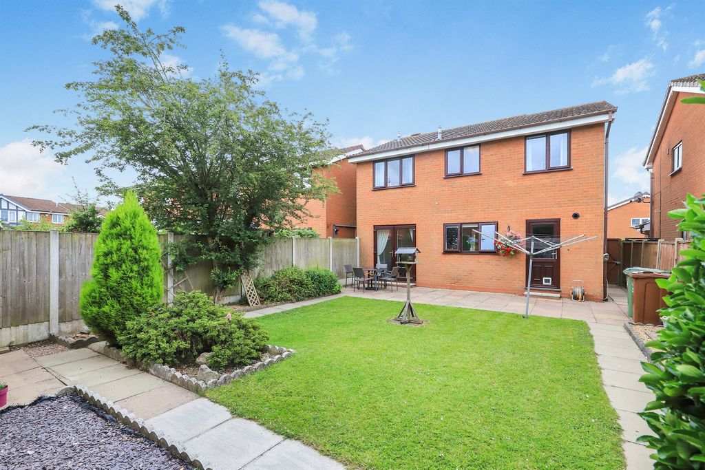 Property photo 2 of 18