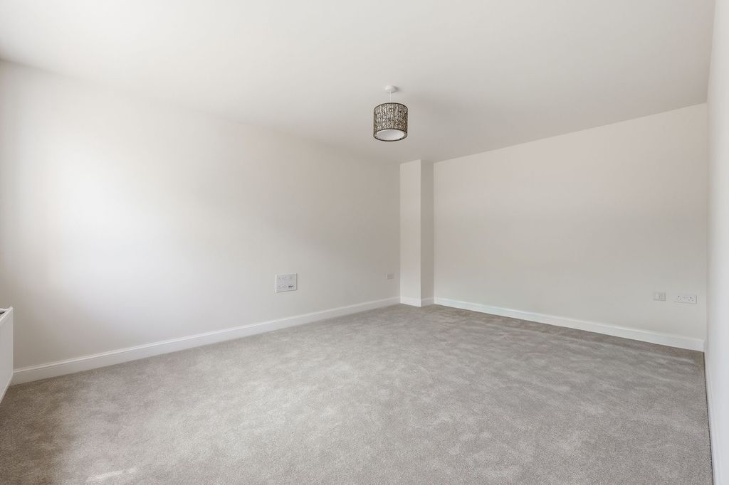 Property photo 3 of 26