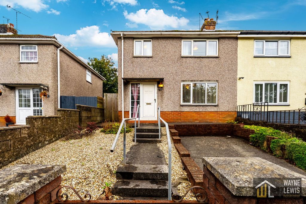 Property photo 1 of 32