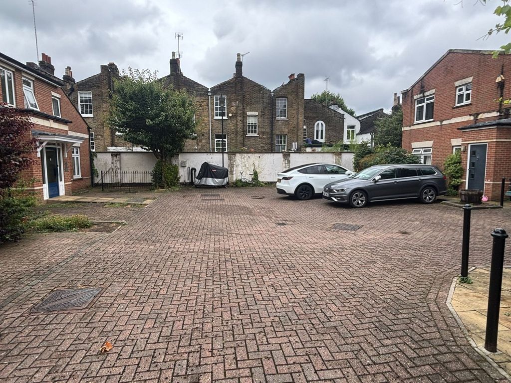 Property photo 3 of 10
