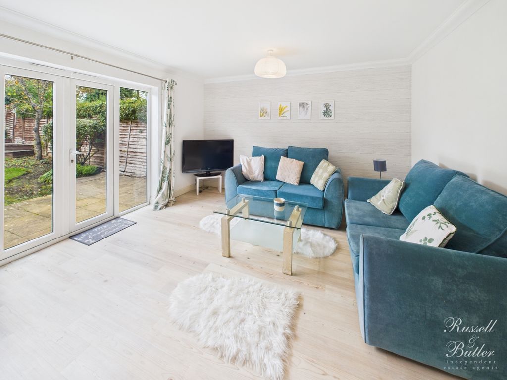 Property photo 2 of 18 Cam02127G0-Pr0360-Still006