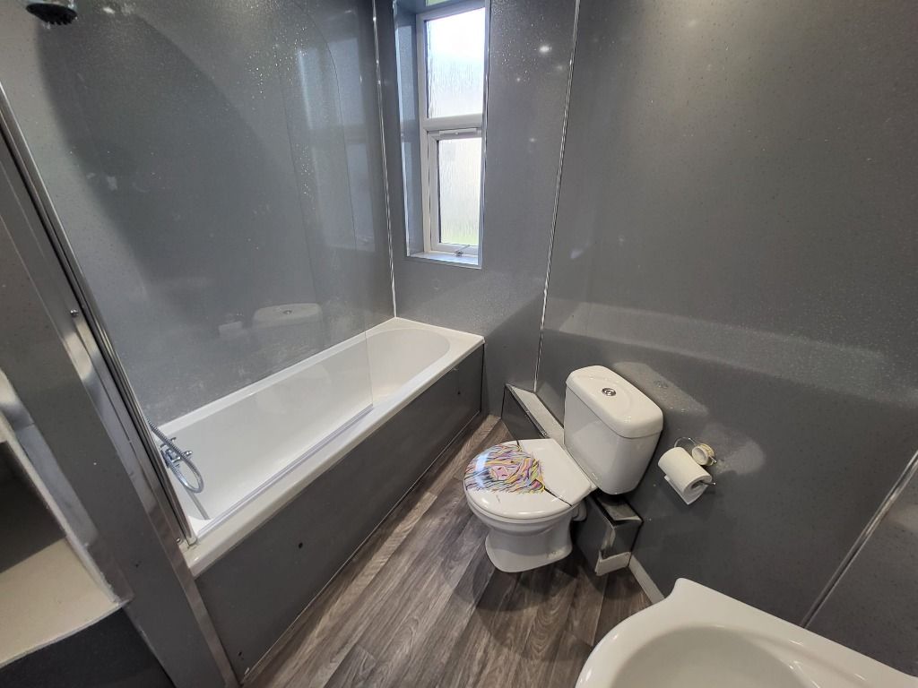 Additional image 5 of 4 bed flat to rentJessiman Square, Renfrew, Renfrewshire PA4