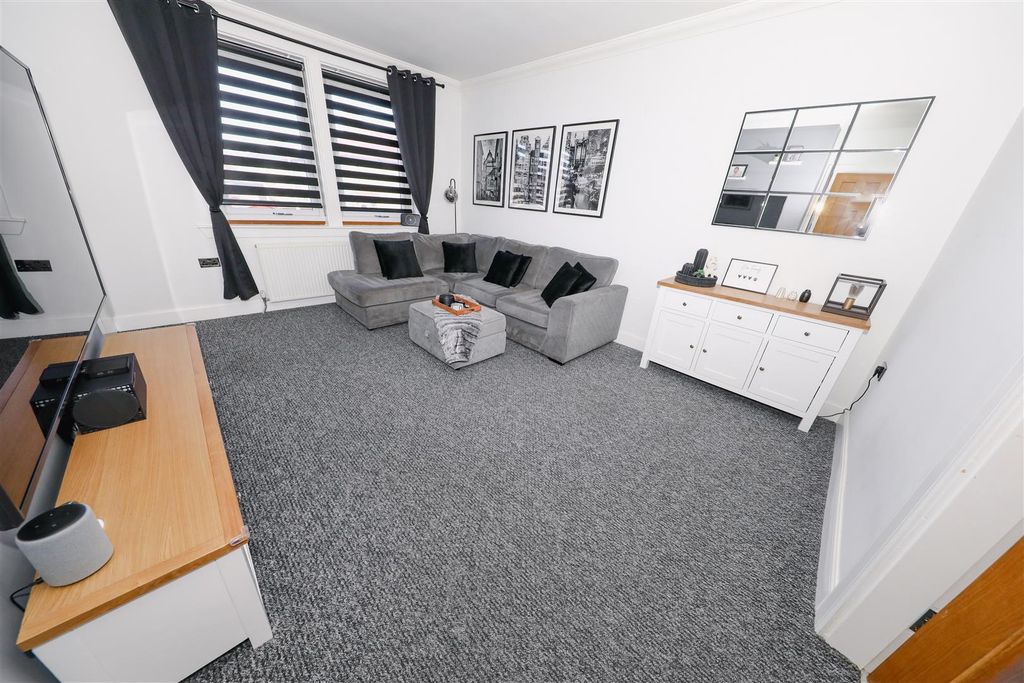 Property photo 3 of 16 C