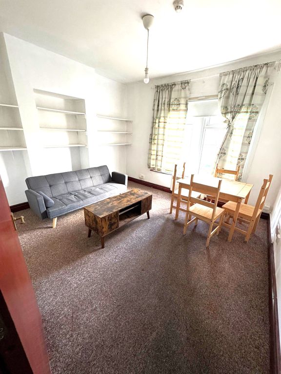 Property photo 2 of 7