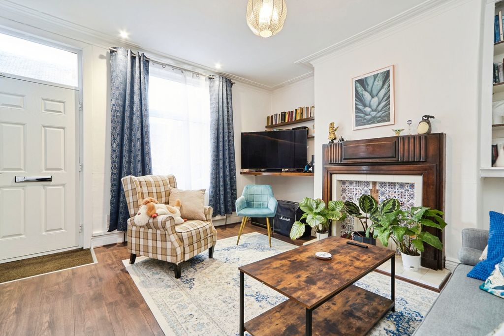 Property photo 3 of 17