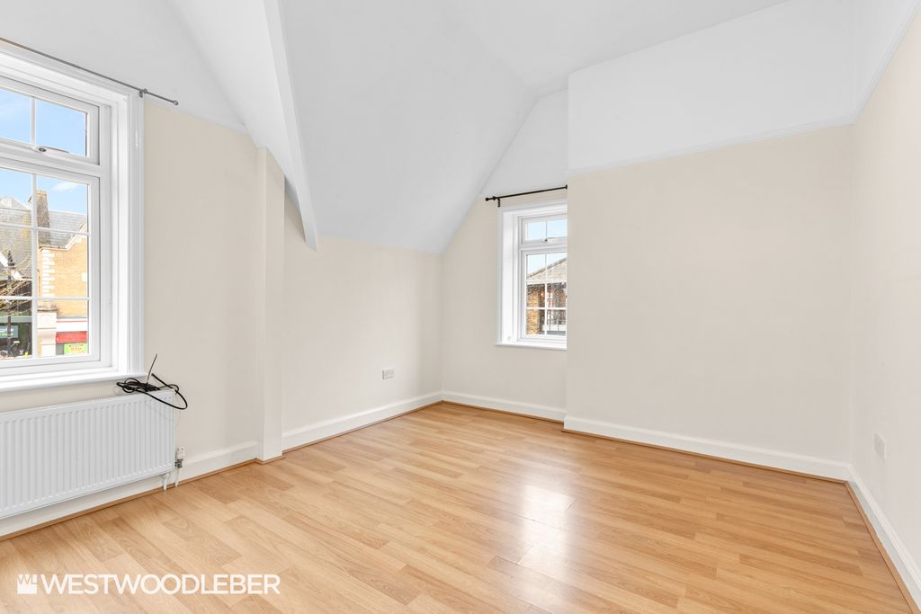 Property photo 2 of 35