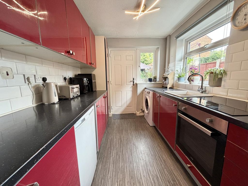 Property photo 2 of 19 Kitchen