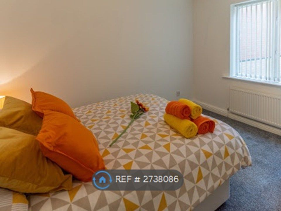 Property photo 2 of 14 Bedroom 1