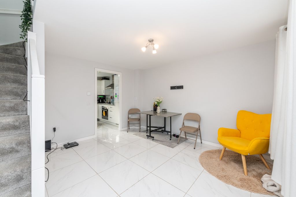 Property photo 3 of 23