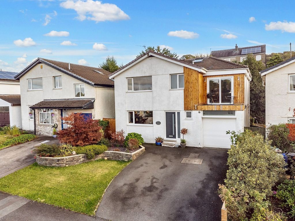 Property photo 1 of 43