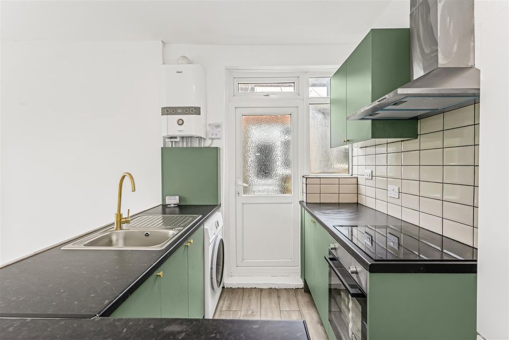 Property photo 3 of 23 153 Edward Road-15.Jpg