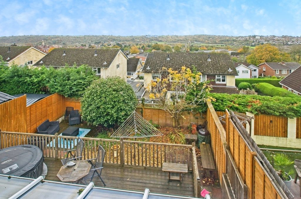 Property photo 3 of 17 Views