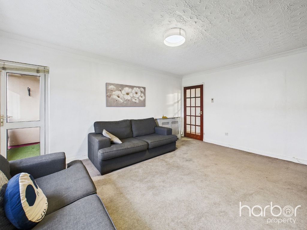 Property photo 3 of 14 4605285