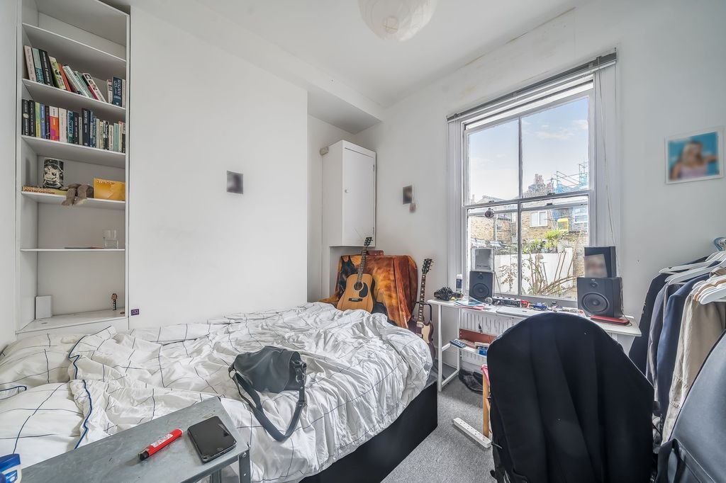 Property photo 1 of 5