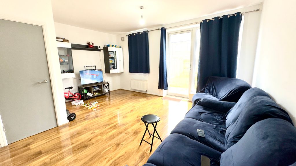 Property photo 2 of 14