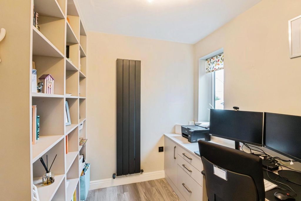 Property photo 3 of 28 Pbox-Img.Jpg