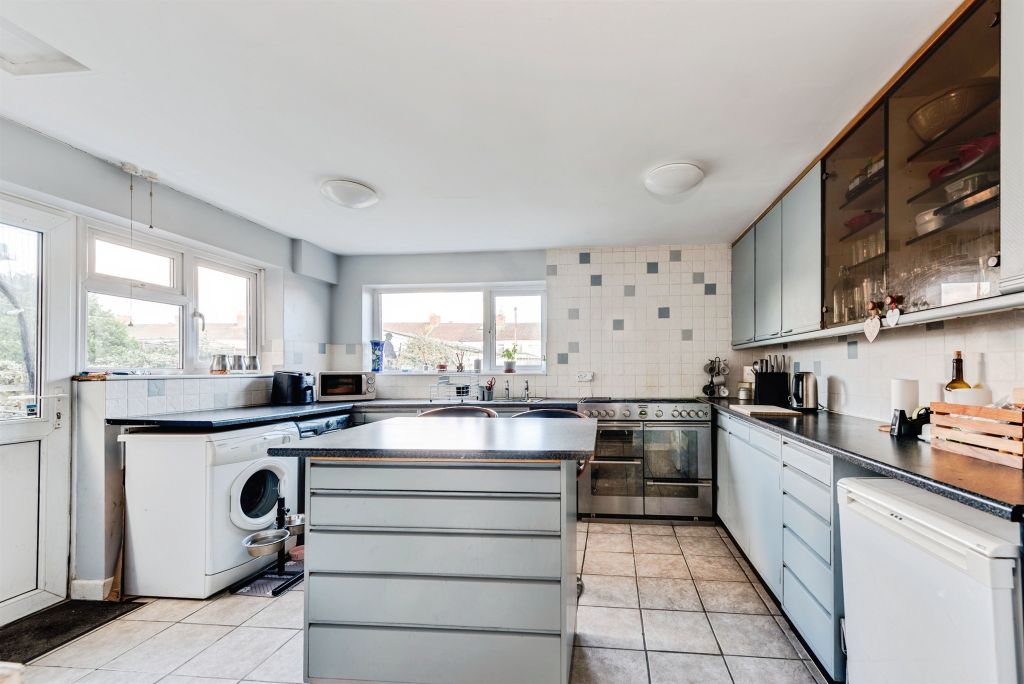 Property photo 3 of 14