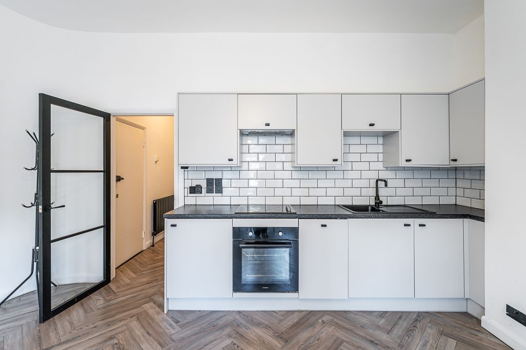 Property photo 3 of 6 Lewin-Road-5